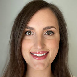 Adrianna Sonnek Headshot