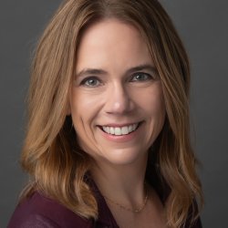 Kate Lewis Headshot